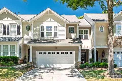 8543 Brookings Dr, Charlotte, NC 28269