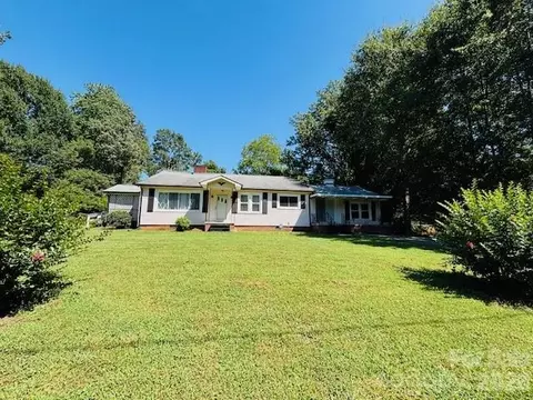 257 Maryland Dr, Forest City, NC 28043