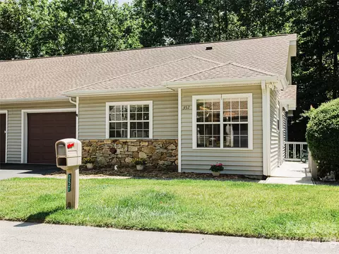 357 Laurel Park Pl, Hendersonville, NC 28791