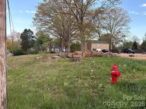 1203 Oakwood Ave, Kannapolis, NC 28081