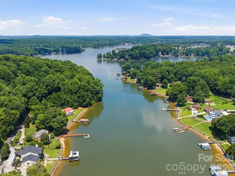 2640 Sadler Rd, Charlotte, NC 28278