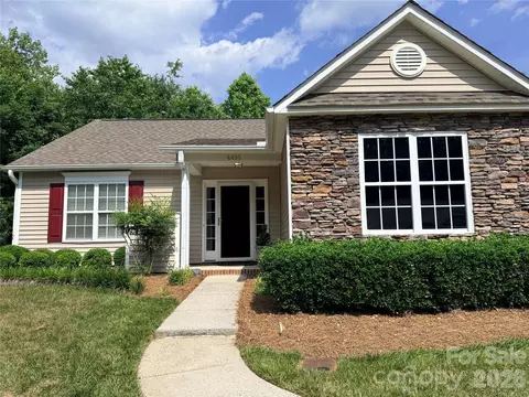 4495 Hanley Park Dr, Walkertown, NC 27051