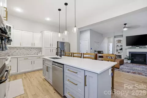 8636 Sagekirk Ct, Charlotte, NC 28278
