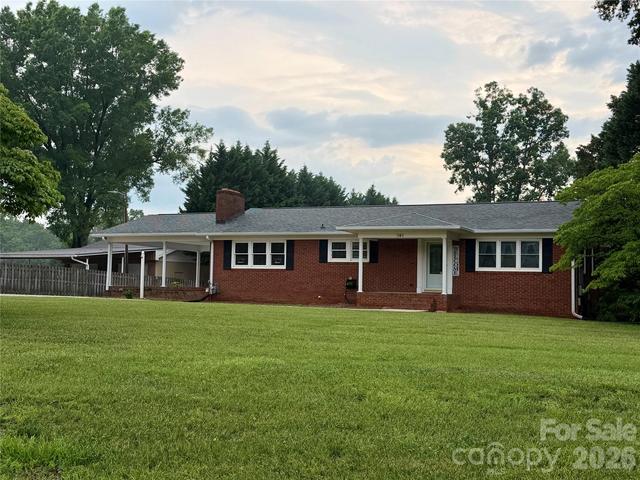 946 Shearers Rd, Mooresville, NC 28115