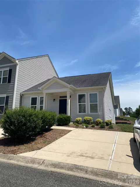 100 N Ferncliff Dr, Mount Holly, NC 28120