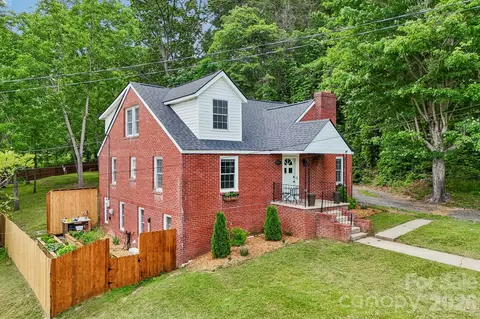 111 Bennett St, Burnsville, NC 28714