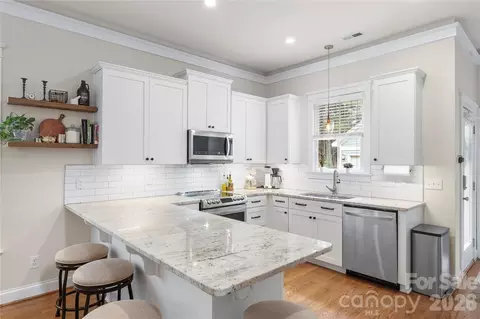 Kitchen - 3292 Richards Xing, Fort Mill, SC 29708 photo 2 of 4