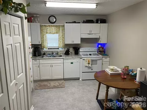 Kitchen - 111 Sunset Dr, Clover, SC 29710 photo 3 of 4