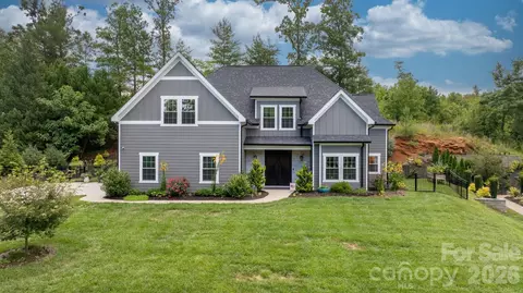 5046 Woodwinds Ne Dr NE, Hickory, NC 28601