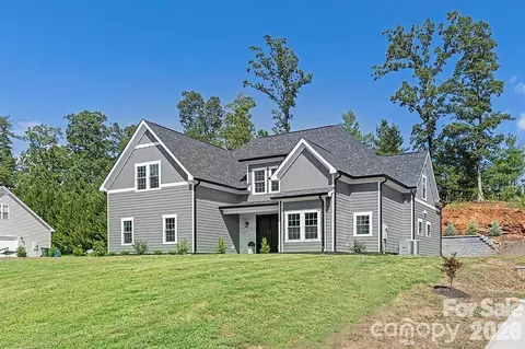 5046 Woodwinds Ne Dr NE, Hickory, NC 28601