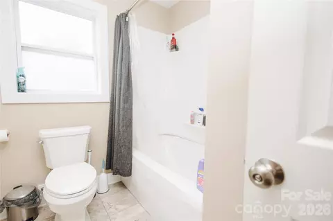 Bath - 212 Maple Ave, Marion, NC 28752 photo 1 of 1