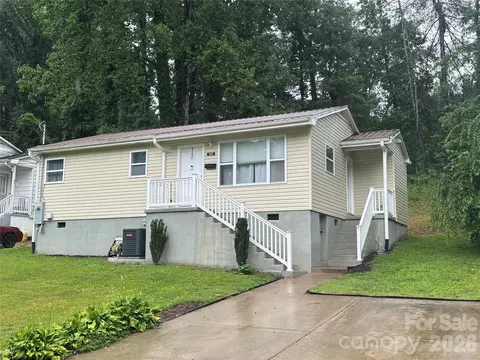 212 Maple Ave, Marion, NC 28752