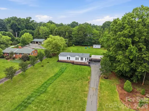 241 Presbyterian Rd, Mooresville, NC 28115