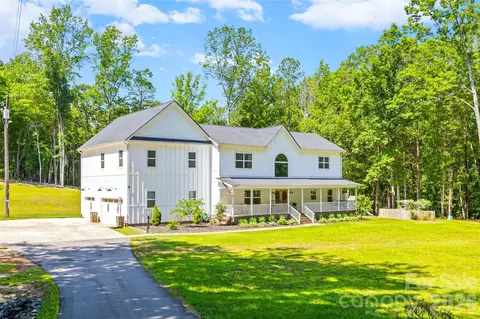 253 Dogwood Acres Rd, Fort Mill, SC 29707
