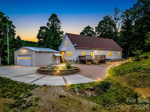 2255 Mount Olivet Rd, Zirconia, NC 28790