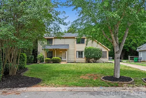 611 Mattingwood Dr, Charlotte, NC 28270