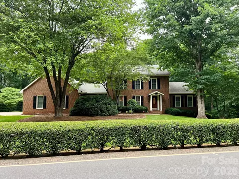 207 Lost Corner Rd, Morganton, NC 28655