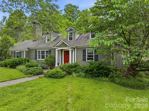 153 Franklin St, Brevard, NC 28712
