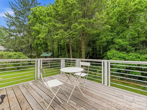 Exterior - 153 Franklin St, Brevard, NC 28712 photo 6 of 11