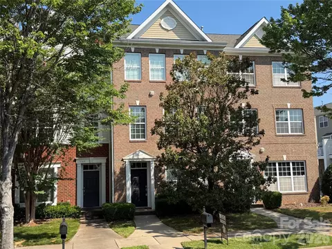 3147 Coventry Commons Dr, Charlotte, NC 28227