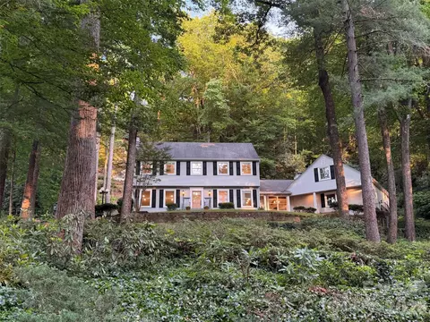 212 Estate Dr, Hendersonville, NC 28739