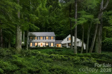 212 Estate Dr, Hendersonville, NC 28739
