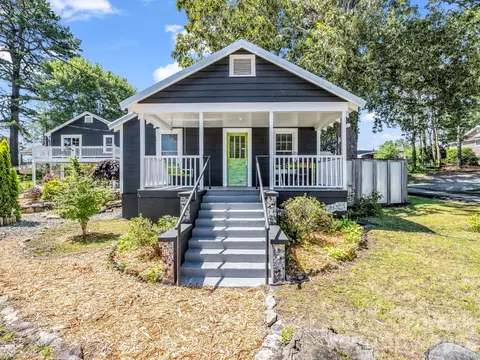 302 Davis St, Hendersonville, NC 28739