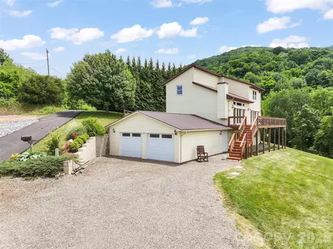 50 Blossom Dr, Waynesville, NC 28786