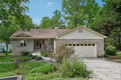 3 Wentworth Ct, Etowah, NC 28729