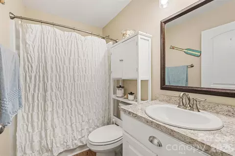 Bath - 1505 Foxbrook Cir, Lancaster, SC 29720 photo 1 of 1