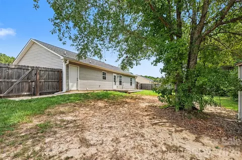 Exterior - 1505 Foxbrook Cir, Lancaster, SC 29720 photo 2 of 2
