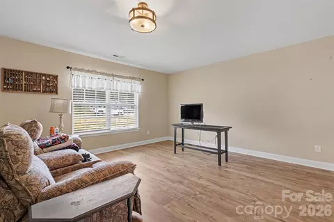 Living - 1505 Foxbrook Cir, Lancaster, SC 29720 photo 2 of 2