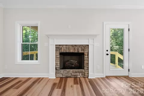 Living - 1917 Skyfall Ln, Hickory, NC 28602 photo 5 of 6