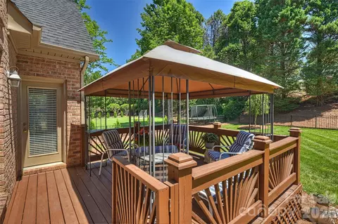 Exterior - 18400 Dembridge Dr, Davidson, NC 28036 photo 7 of 8