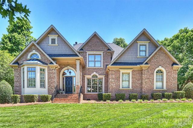 18400 Dembridge Dr, Davidson, NC 28036