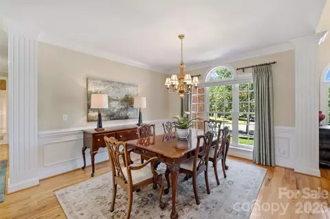 Dining - 18400 Dembridge Dr, Davidson, NC 28036 photo 2 of 4