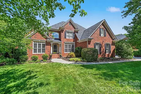 2110 Highland Forest Dr, Marvin, NC 28173