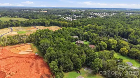 8300 Hickory Dr, Charlotte, NC 28215 photo 12