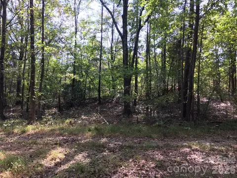 8300 Hickory Dr, Charlotte, NC 28215 photo 5
