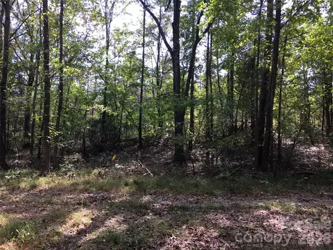8300 Hickory Dr, Charlotte, NC 28215 photo 4