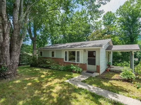 807 N Cherokee Ave, Black Mountain, NC 28711