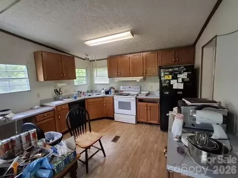 Kitchen - 890 Snohan Rd, Ayden, NC 28513 photo 1 of 2