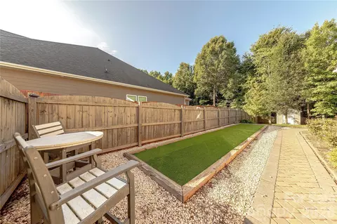 8115 Goodall Ct, Charlotte, NC 28227