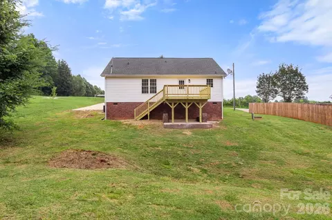 Exterior - 2931 Greenleaf Rd, Clover, SC 29710 photo 6 of 7