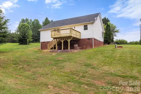 Exterior - 2931 Greenleaf Rd, Clover, SC 29710 photo 7 of 7