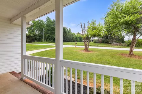 Exterior - 2931 Greenleaf Rd, Clover, SC 29710 photo 4 of 7