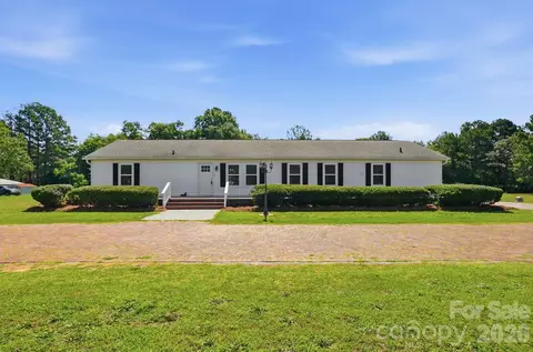288 Farris Rd, Clover, SC 29710