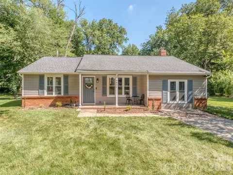 6821 Saddle Point Rd, Charlotte, NC 28212