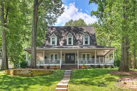 1506 Wandering Way Dr, Charlotte, NC 28226