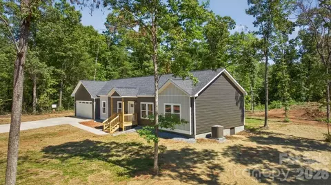 159 Evenfall Ln, Columbus, NC 28722